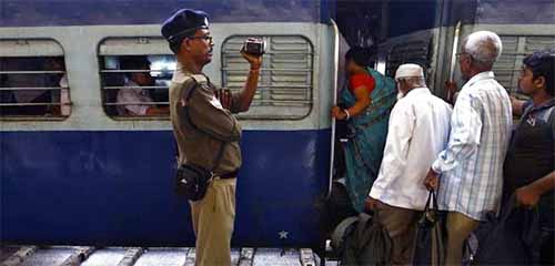 Aadhar Card Must for Senior Citizens to get Concession in IRCTC Train Tickets